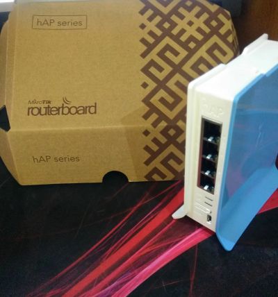 Лот: 18728341. Фото: 1. Wi-Fi роутер MikroTik hAP Lite... Маршрутизаторы (роутеры)