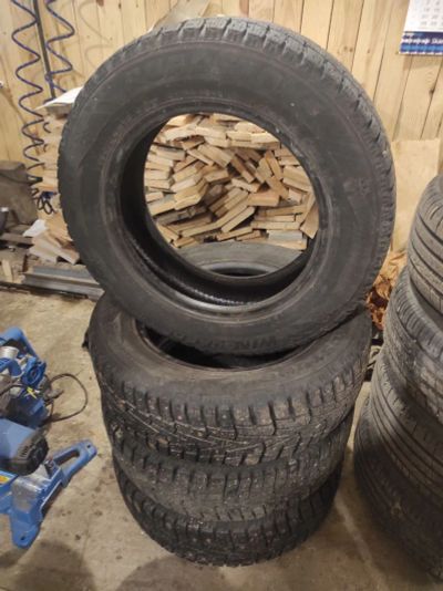 Лот: 20982478. Фото: 1. Шины зимние корейские "Roadstone... Шины