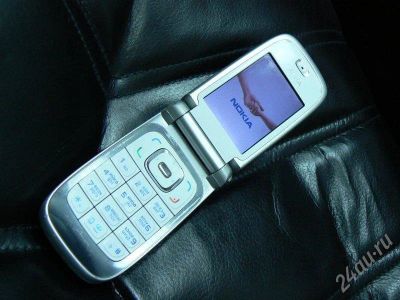 Лот: 510069. Фото: 1. nokia 6131(silver-почти комплект... Кнопочные мобильные телефоны