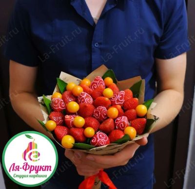 Лот: 15835073. Фото: 1. Букет из клубники №6. Букеты из конфет, игрушек