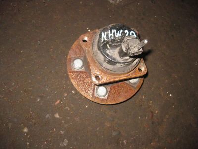 Лот: 20898892. Фото: 1. Ступица Toyota Prius NHW20 1NZ-FXE... Кузов