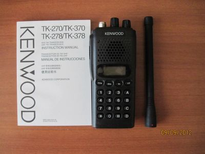 Лот: 3144438. Фото: 1. Портативная радиостанция Kenwood... Рации, радиостанции
