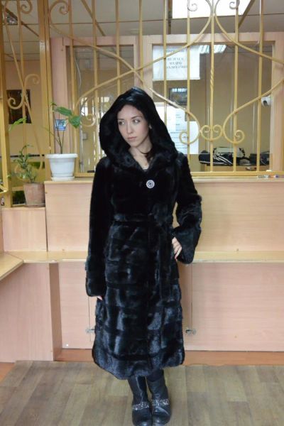 Лот: 6187334. Фото: 1. шубка с капюшоном. Верхняя одежда