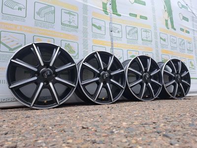 Лот: 25766536. Фото: 1. Комплект Оригинальных Литых дисков... Диски