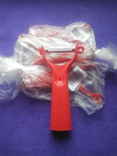 Лот: 17036311. Фото: 1. Овощечистка Tupperware. Кухонные аксессуары