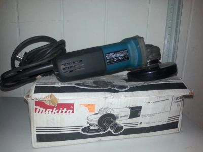 Лот: 4706369. Фото: 1. Продам шлифовальную машину Makita... Электроинструмент