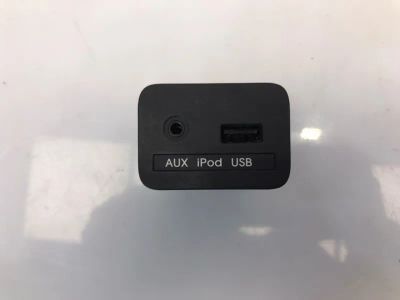 Лот: 21704889. Фото: 1. aux штатный Kia Sportage SL. Другое (автозапчасти)