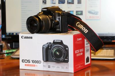 Лот: 3736891. Фото: 1. Canon EOS 1000D KIT, торопитесь... Цифровые зеркальные