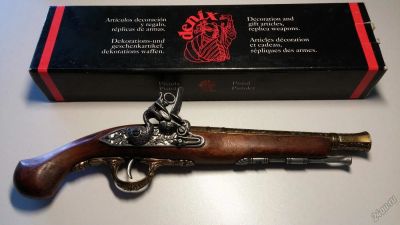 Лот: 5836065. Фото: 1. Макет пистоля (*новый). Оружие
