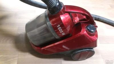 Лот: 13745098. Фото: 1. Пылесос sakura 1600w. Пылесосы, паровые швабры