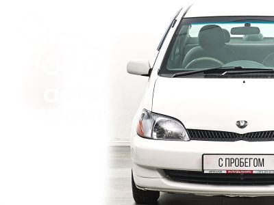 Лот: 22223497. Фото: 1. Toyota Platz 2001. Автомобили