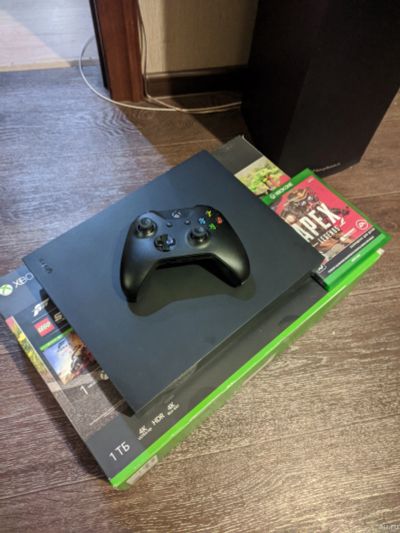 Лот: 18115548. Фото: 1. Xbox One X. Консоли