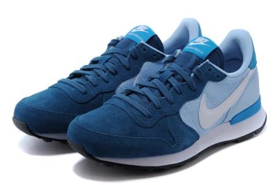 Лот: 7025055. Фото: 1. Кроссовки Nike International. Кеды, кроссовки, слипоны