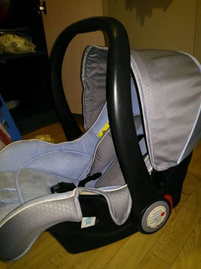 Лот: 12032068. Фото: 1. Автолюлька Lucky Baby. Детские автокресла