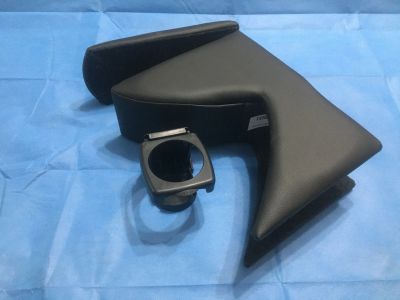 Лот: 17535989. Фото: 1. Подлокотник MAZDA DEMIO 1996 -... Салон