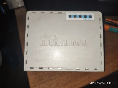 Лот: 19078148. Фото: 1. Роутер Mikrotik rb951ui-2nd. Маршрутизаторы (роутеры)