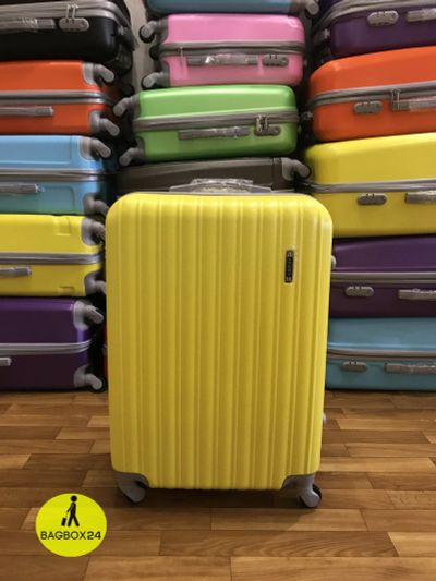 Лот: 15506806. Фото: 1. Ударопрочный желтый чемодан -... Чемоданы и сумки дорожные
