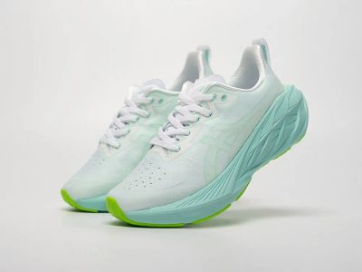 Лот: 24974744. Фото: 1. Кроссовки Asics Novablast 4. Кеды, кроссовки, слипоны