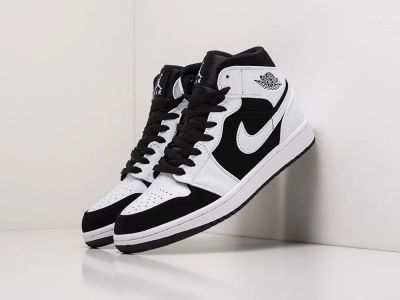 Лот: 17672916. Фото: 1. Кроссовки Nike Air Jordan 1 Mid... Кеды, кроссовки, слипоны