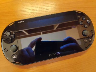 Лот: 12650031. Фото: 1. PS Vita Slim прошитая на хенкаку... Игровые приставки, консоли