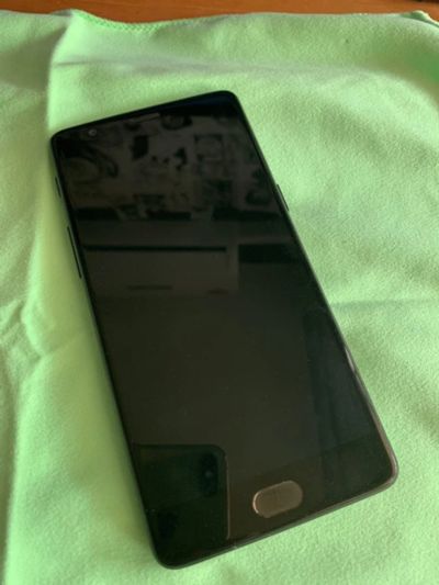Лот: 12515017. Фото: 1. OnePlus 3T 128gb Midnight Black. Смартфоны