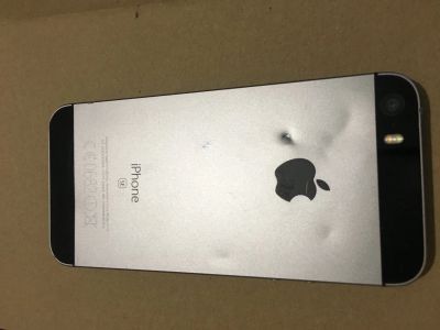 Лот: 13123391. Фото: 1. iPhone se 32gb space gray a1723. Смартфоны