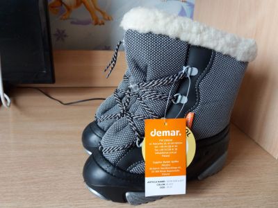 Лот: 14703993. Фото: 1. Новые зимние сноубутсы Demar р... Валенки, угги, унты