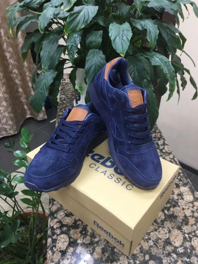 Лот: 9105538. Фото: 1. Кроссовки Reebok classic нат замш... Кеды, кроссовки, слипоны