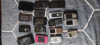 Лот: 24985381. Фото: 1. Телефоны nokia старые. Кнопочные мобильные телефоны