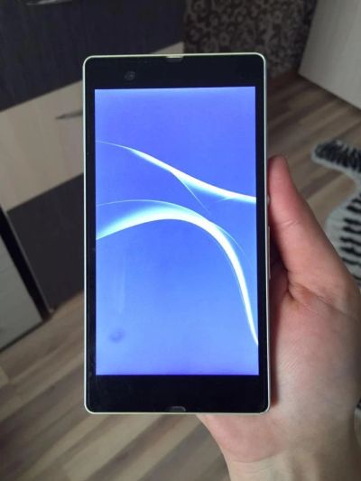Лот: 7341994. Фото: 1. Sony Xperia Z. Смартфоны