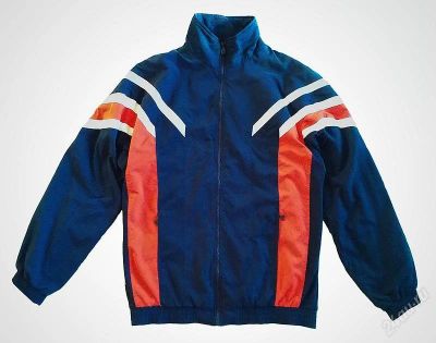 Лот: 4019800. Фото: 1. Новая практичная спортивная кофта... Другое (спортивная одежда)