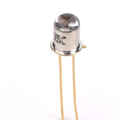 Лот: 10512517. Фото: 1. Фототранзистор 3DU5C. Транзисторы