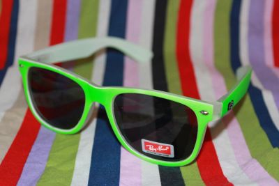 Лот: 4011879. Фото: 1. Очки Ray Ban Салатовые! Количество... Очки солнцезащитные