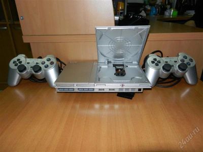 Лот: 1553285. Фото: 1. Sony PS2 чипованая + 10 дисков... Игровые приставки, консоли