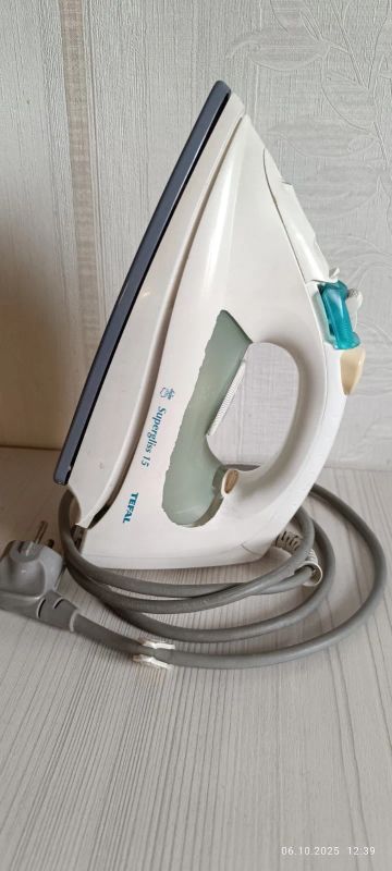 Лот: 25794107. Фото: 1. Утюг Tefal supergliss 15. Утюги, парогенераторы, отпариватели