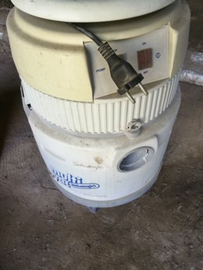 Лот: 13973698. Фото: 1. пылесос Delonghi M31. Пылесосы, паровые швабры