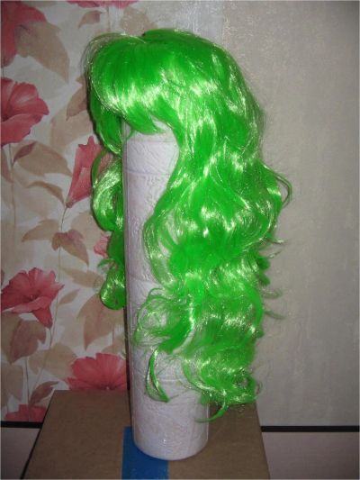 Лот: 9850676. Фото: 1. парик зелёный ,новый.волнистый. Карнавальные маски, шляпы, аксессуары