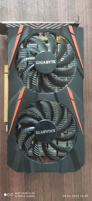 Лот: 20280780. Фото: 1. Видеокарта Gigabyte rx460 на 4гб... Видеокарты