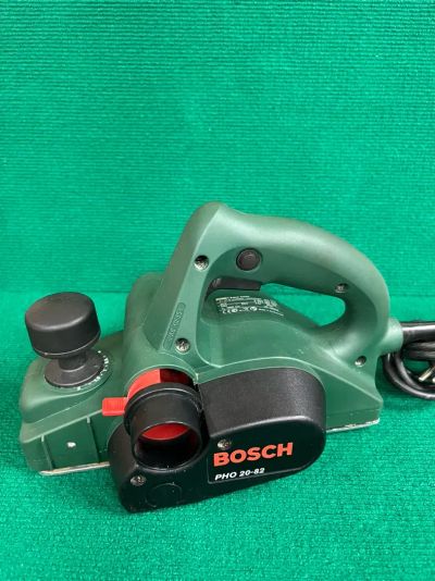 Лот: 19685492. Фото: 1. Рубанок электрический Bosch PHO... Электроинструмент