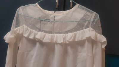 Лот: 23596592. Фото: 1. Блузка в школу нежно молочного... Рубашки, блузки, водолазки
