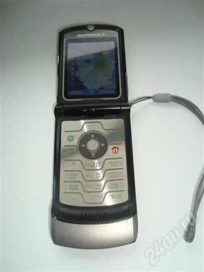 Лот: 300491. Фото: 1. Motorola RAZR V3i !. Кнопочные мобильные телефоны