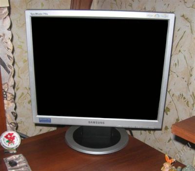 Лот: 839397. Фото: 1. Samsung SyncMaster 710n. ЖК-мониторы