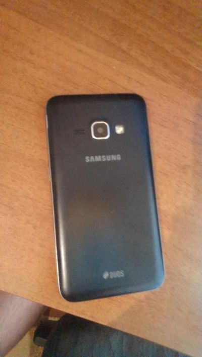 Лот: 9074699. Фото: 1. Продам Смартфон Samsung GalaxyJ1... Смартфоны