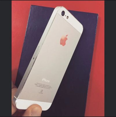 Лот: 7159133. Фото: 1. iPhone 5. Смартфоны