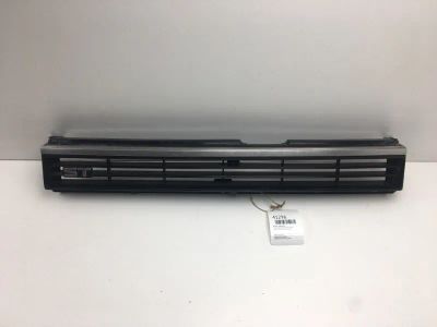 Лот: 20390076. Фото: 1. Решетка радиатора Toyota Carina... Кузов