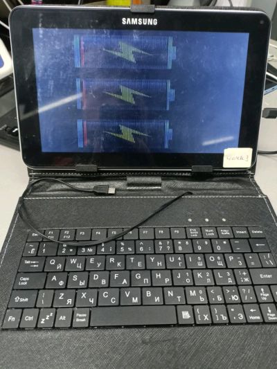 Лот: 23312797. Фото: 1. Планшет Samsung с клавиатурой. Планшеты