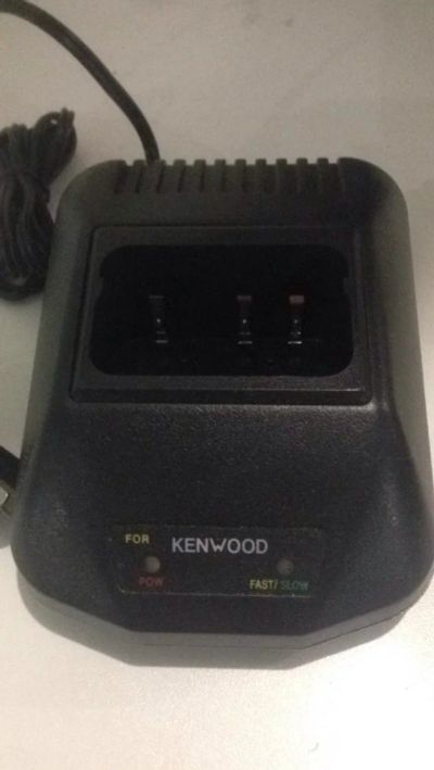 Лот: 11338083. Фото: 1. Зарядный стакан для рации Kenwood... Аксессуары, запчасти