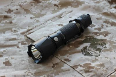 Лот: 824043. Фото: 1. Тактический фонарь Fenix TK15... Фонарики