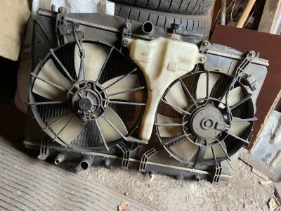 Лот: 25856888. Фото: 1. Радиатор охлаждения Honda CL9. Двигатель и элементы двигателя