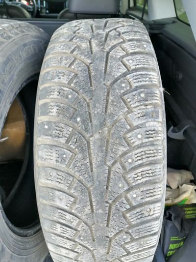 Лот: 20973521. Фото: 1. Nokian hakkapelitta 5 215*65*16. Шины